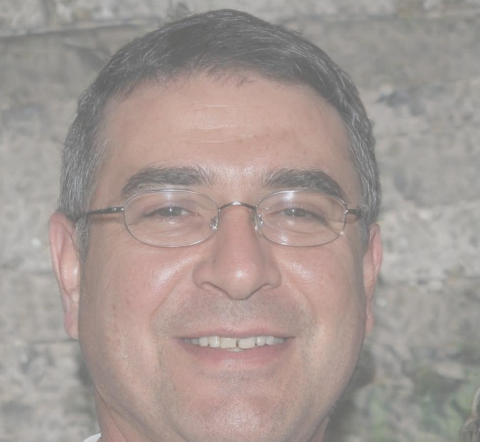 Retrato profesional de Raimon Castellví